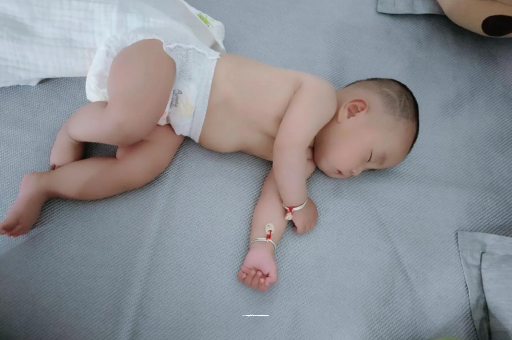 长春三个月宝宝抬头不稳